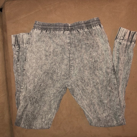 Pants - Picture 4 of 6